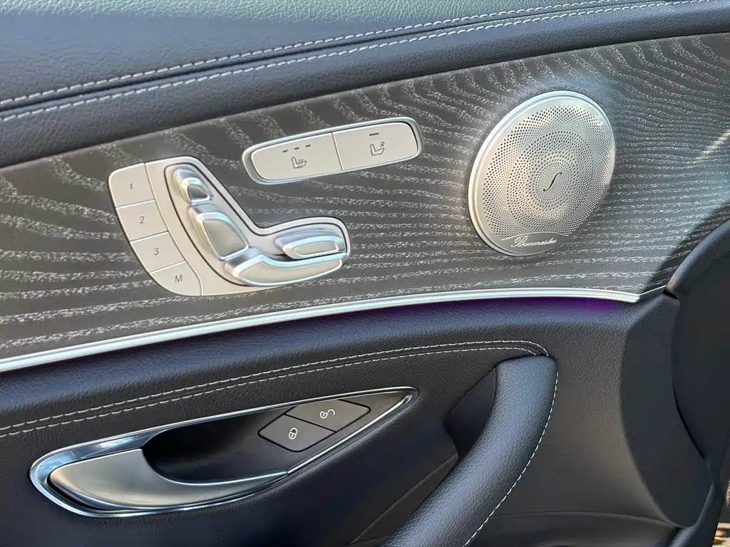 Mercedes-Benz E-Class — миниатюра 10