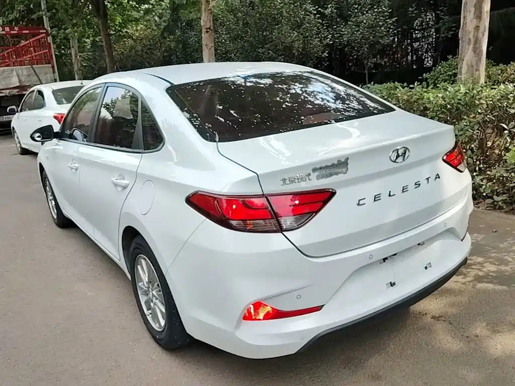 Hyundai Elantra — миниатюра 5