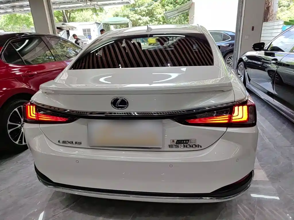 Lexus ES — миниатюра 6
