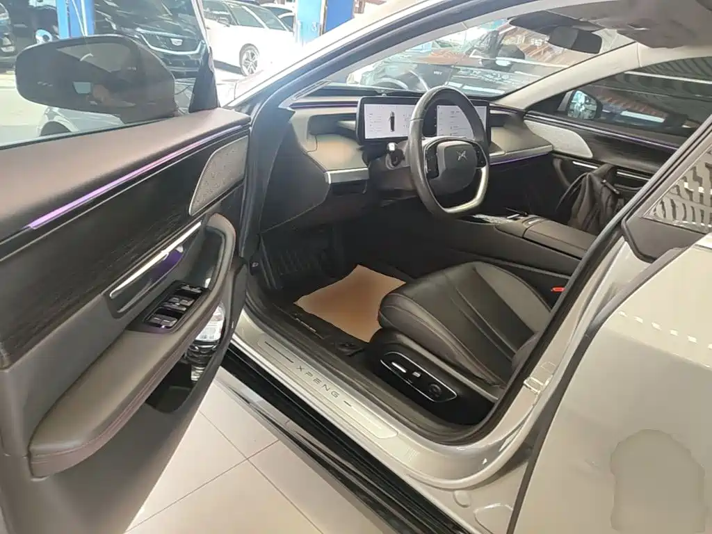 XPeng P7 — миниатюра 16
