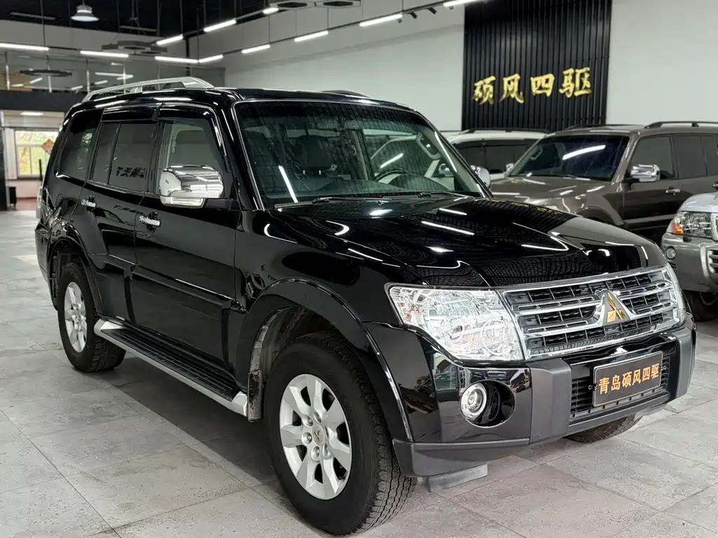 Mitsubishi Pajero (Import) — миниатюра 6