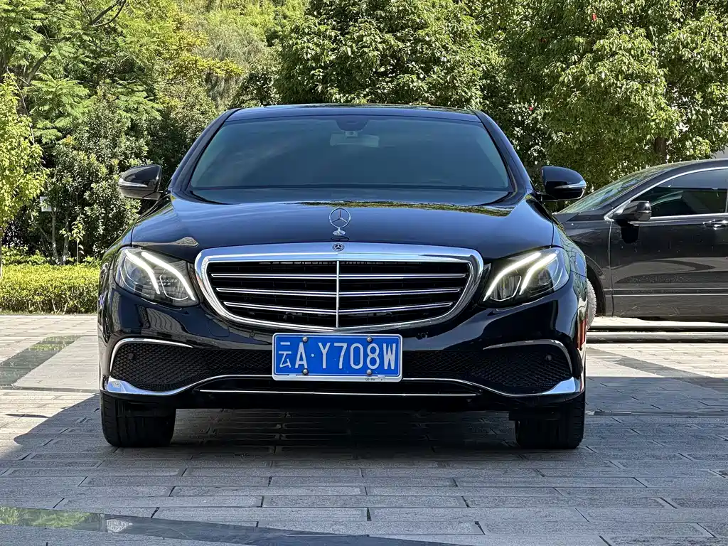 Mercedes-Benz E-Class — миниатюра 2