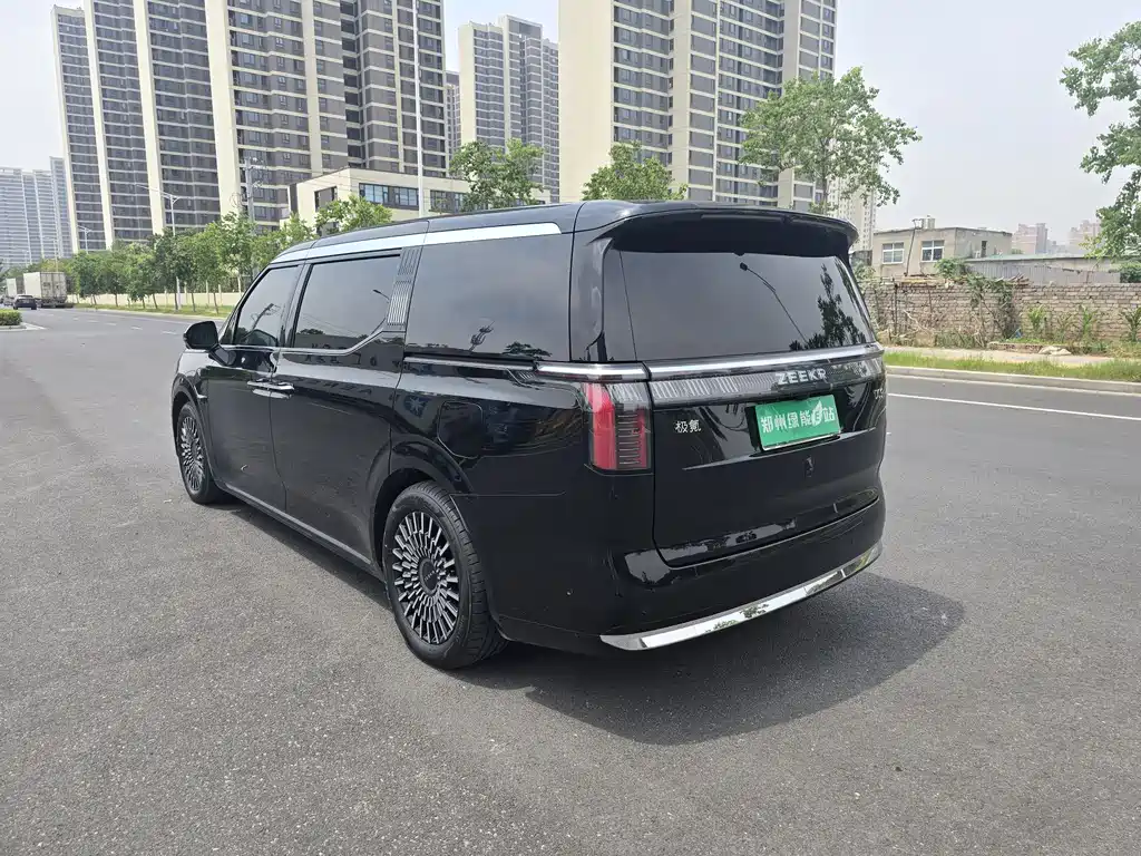 Zeekr 009 2024 мест 108kWh