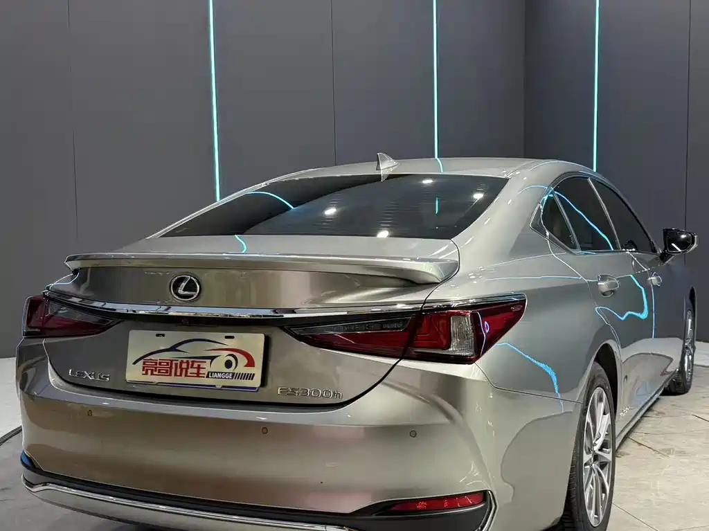 Lexus ES — миниатюра 6