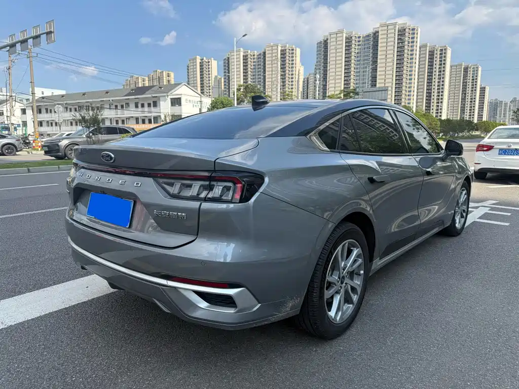 Ford Mondeo — миниатюра 13