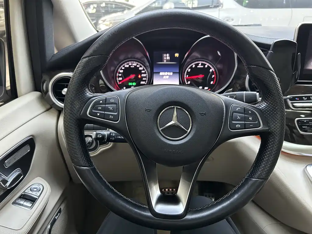 Mercedes-Benz V-Class — миниатюра 24