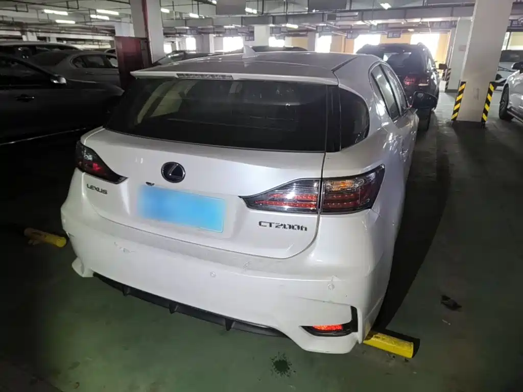 Lexus CT — миниатюра 7