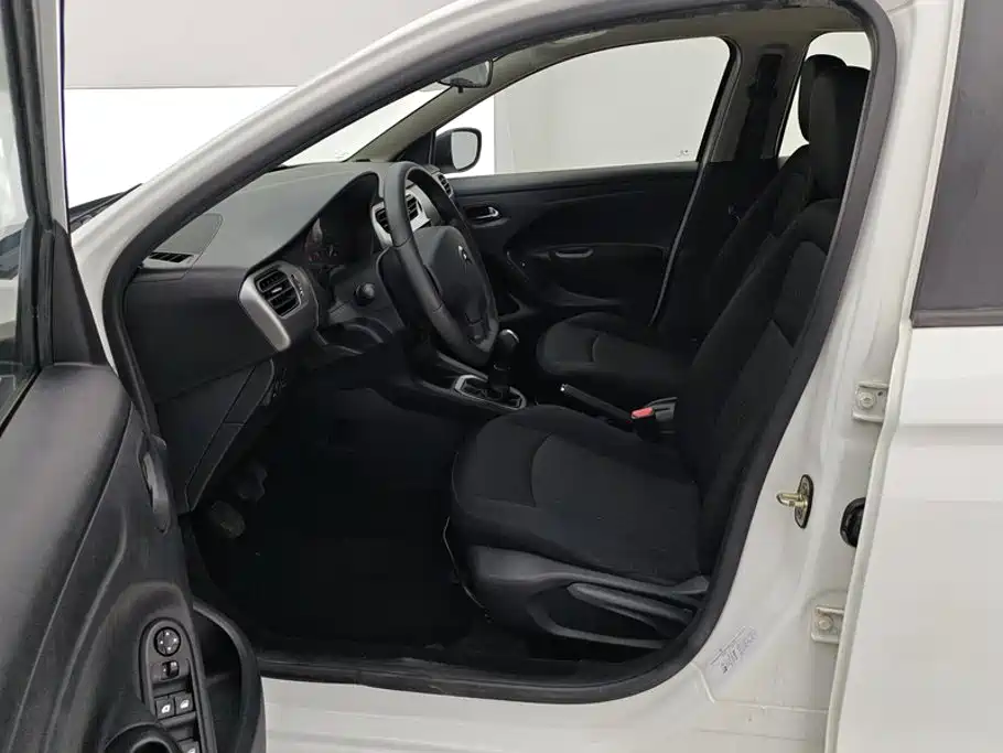 Citroen Elysee — миниатюра 8