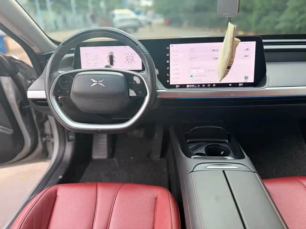 XPeng P7 — миниатюра 11