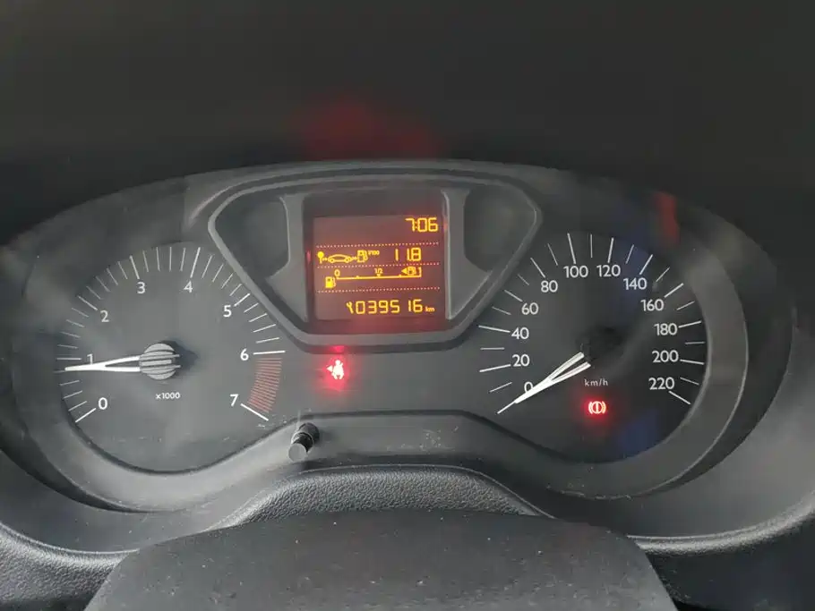 Citroen Elysee — миниатюра 13