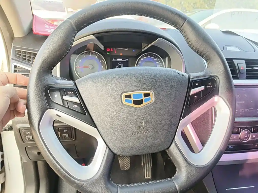 Geely Emgrand — миниатюра 11