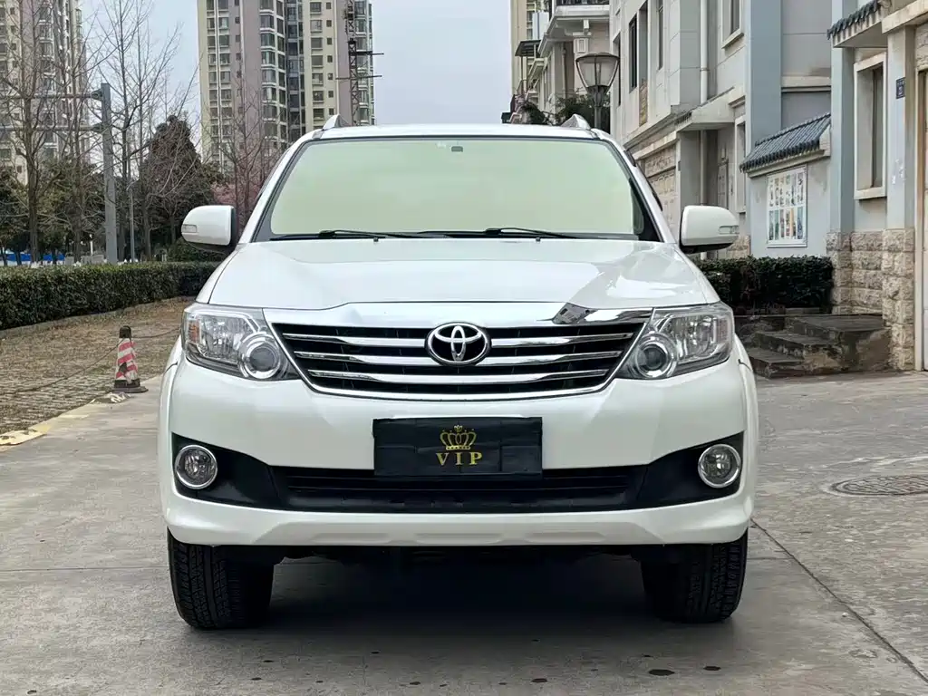 TOYOTA FORTUNER
