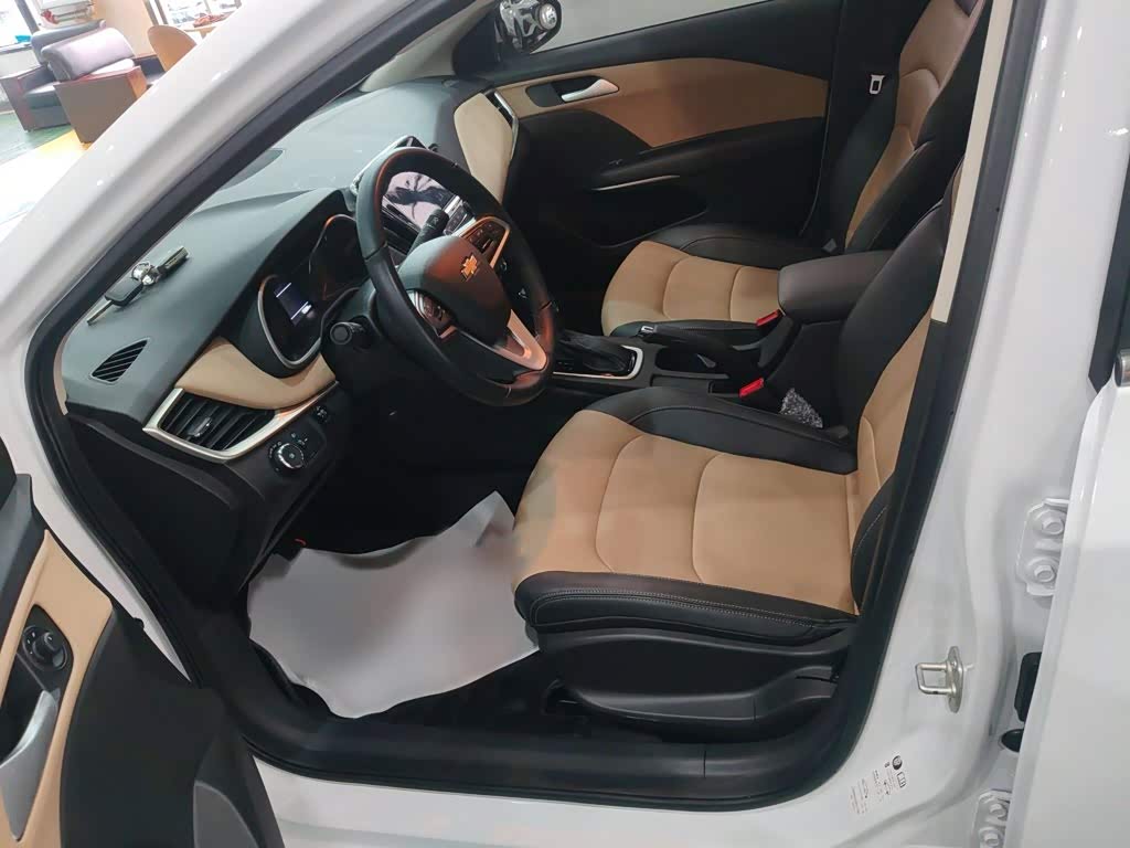 Chevrolet Monza 1.5 л 2022 г. Белый, пробег 15700 км
