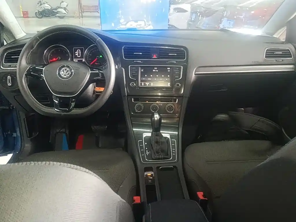 Volkswagen Golf — миниатюра 10