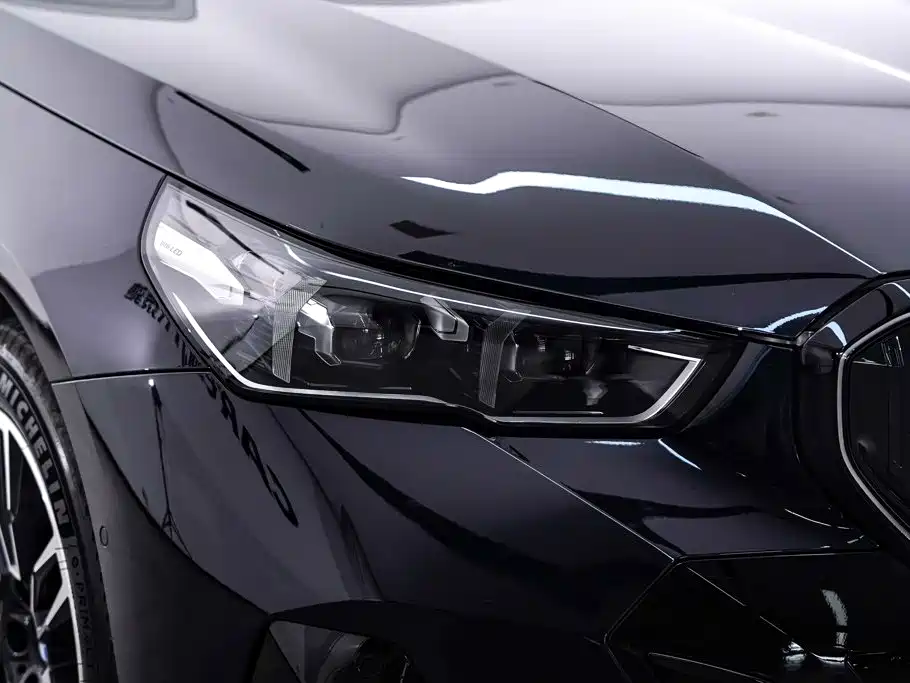 BMW 5 Series — миниатюра 9