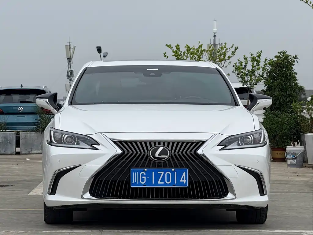 Lexus ES — миниатюра 2