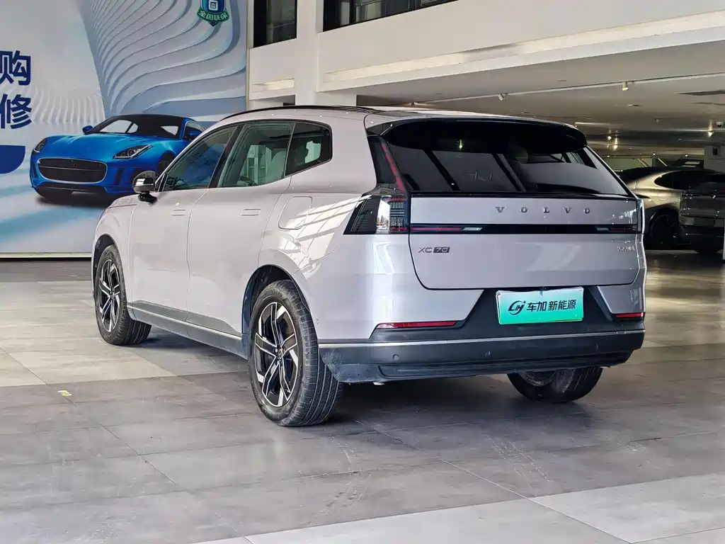 Volvo XC70 PHEV — миниатюра 7