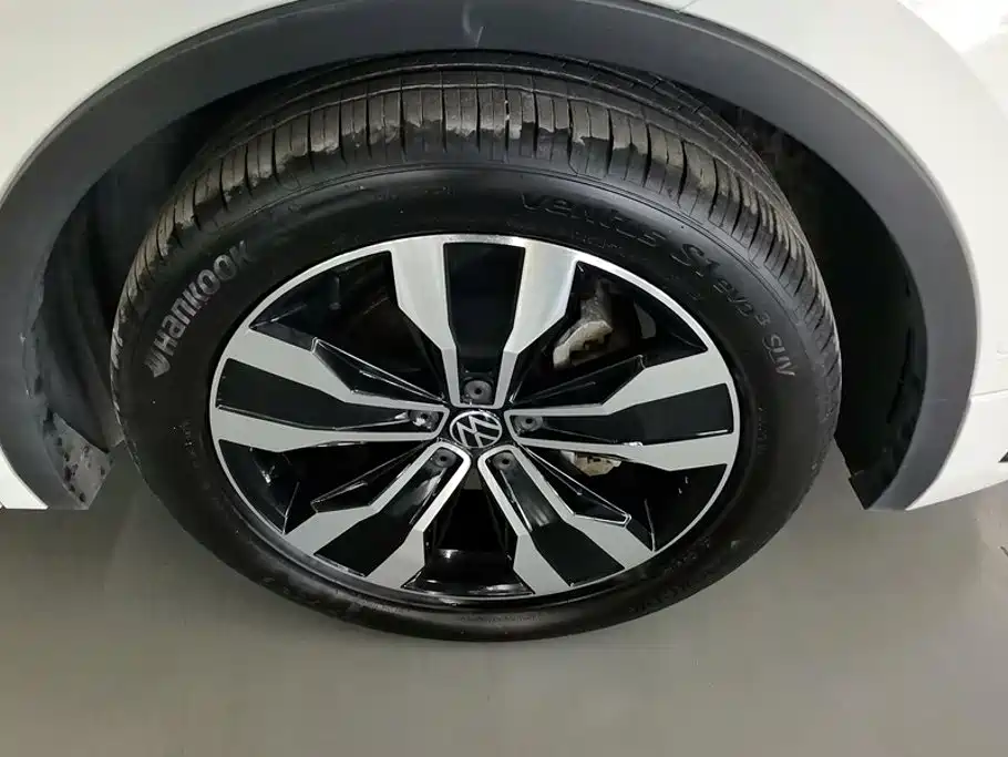 Volkswagen Tiguan L — миниатюра 6