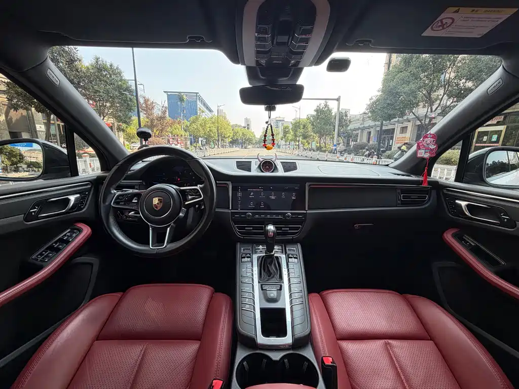Porsche Macan — миниатюра 7