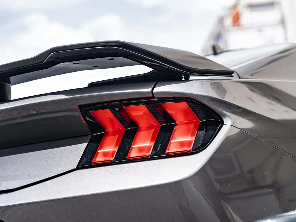 Ford Mustang 5.0L V8 Dark Horse, фото 9