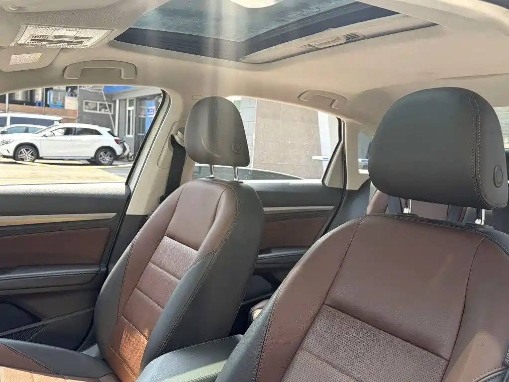 Volkswagen Lavida — миниатюра 7