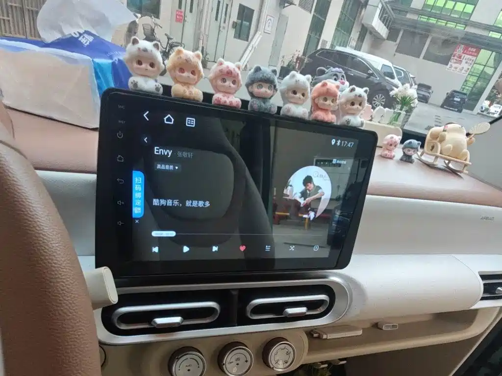 Wuling MINIEV — миниатюра 9