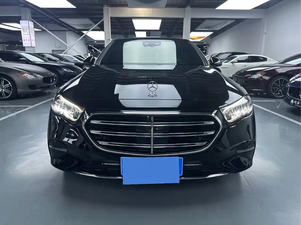 Mercedes-Benz E-Class — миниатюра 2