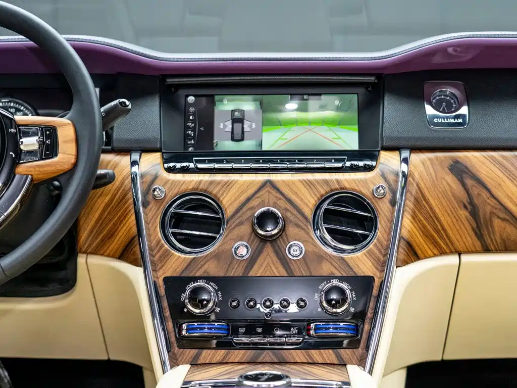 Rolls-Royce Cullinan — миниатюра 21