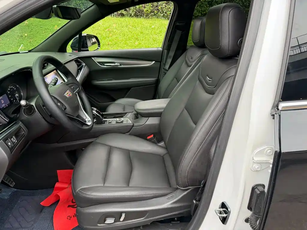 Cadillac XT6 — миниатюра 8