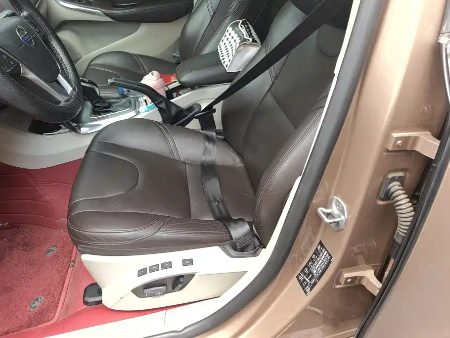 Volvo V40 — миниатюра 9