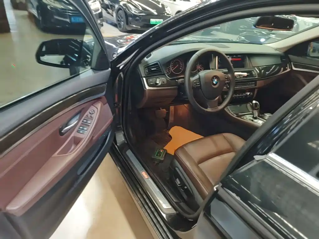 BMW 5 Series — миниатюра 16