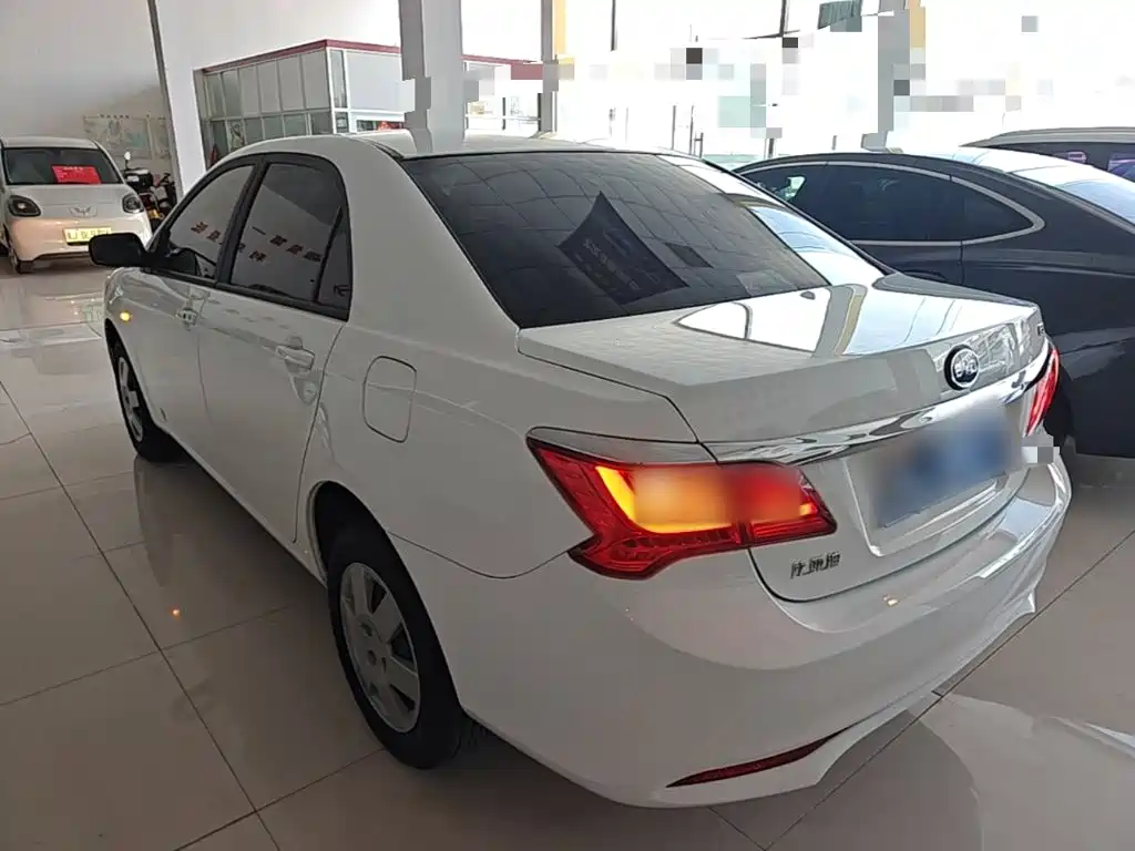 BYD F3 — миниатюра 5
