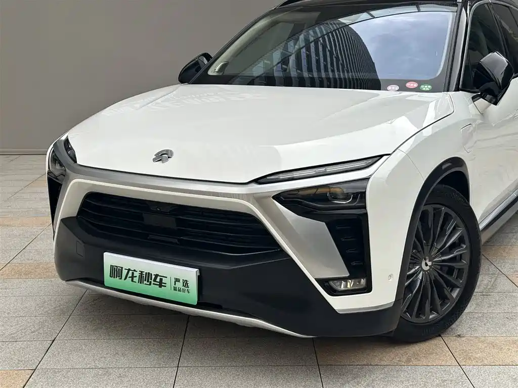 NIO ES8 2020 415KM мест