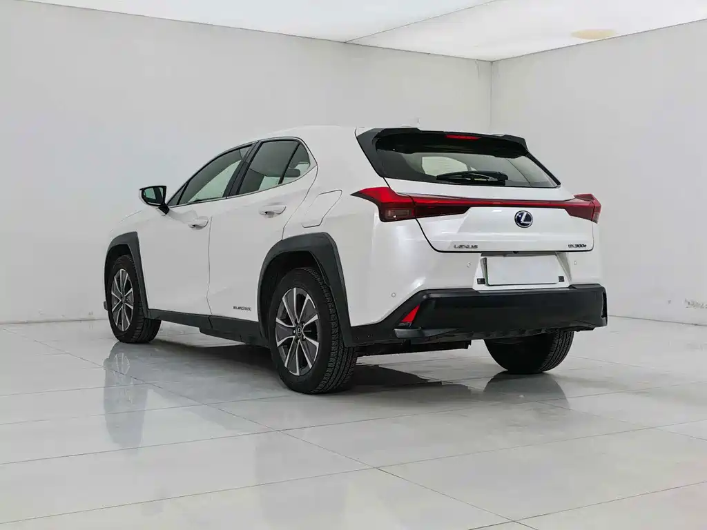 Lexus UX New Energy — миниатюра 4