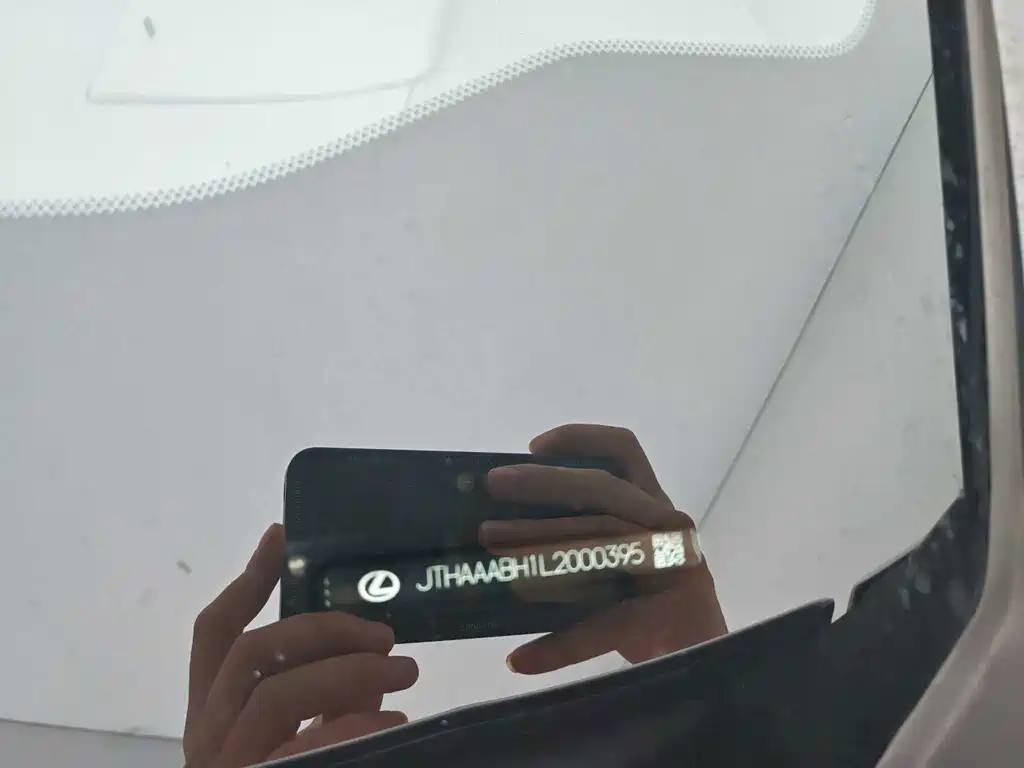 Lexus UX New Energy — миниатюра 12