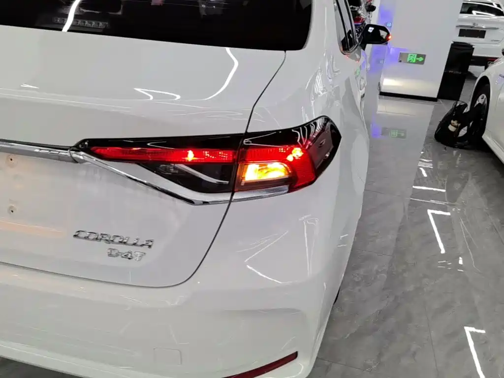 Toyota Corolla — миниатюра 8