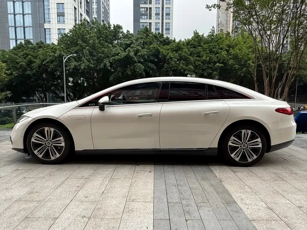 Mercedes-Benz EQS 2022 450+