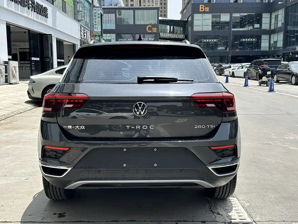 Volkswagen T-Roc 2022 280TSI DSG PLUS