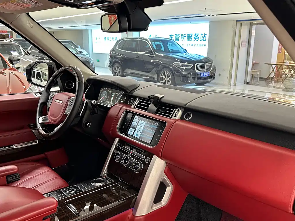 Land Rover Range Rover — миниатюра 13