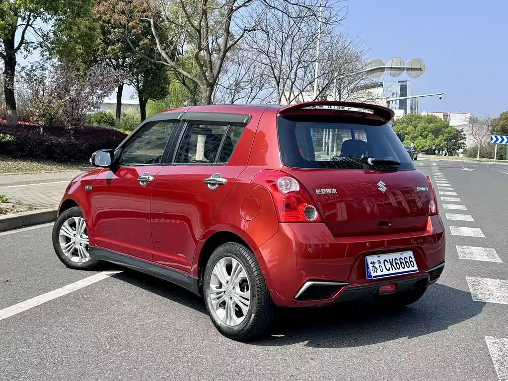 Suzuki Swift 1.5L Auto Fashion Type, фото 6