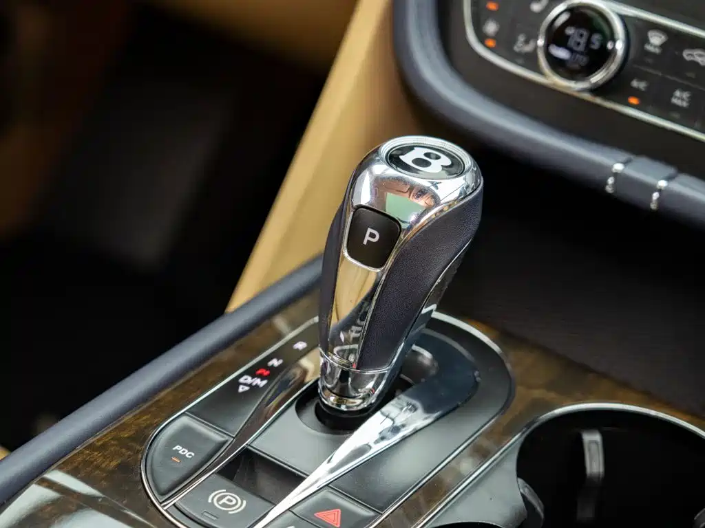 Bentley Bentayga — миниатюра 17