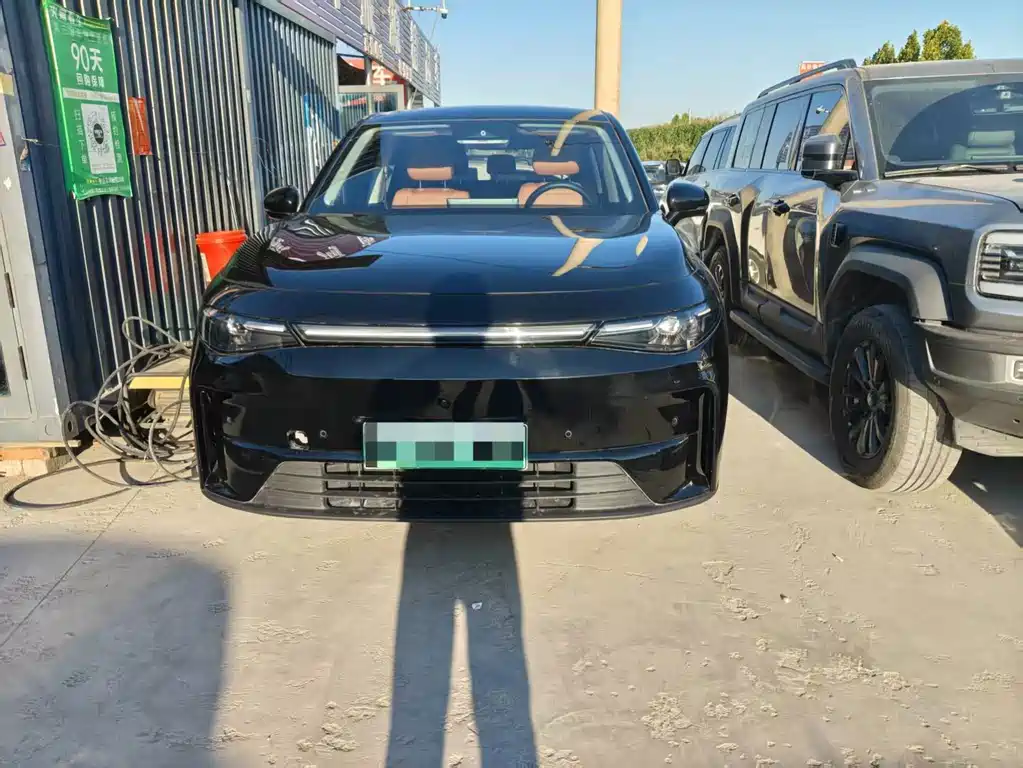 Leapmotor Leapmotor C10 — миниатюра 2