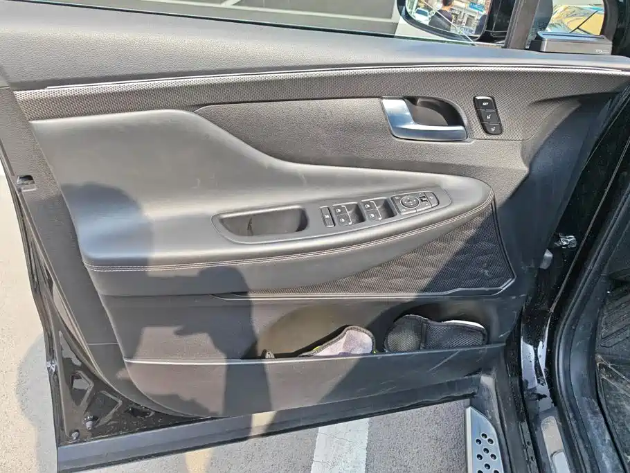 Hyundai Santa Fe — миниатюра 6