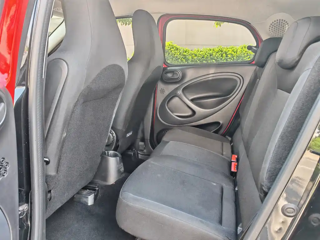 Smart forfour 1.0L 52 kW Lively Edition, фото 5