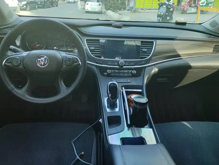 Buick LaCrosse — миниатюра 12