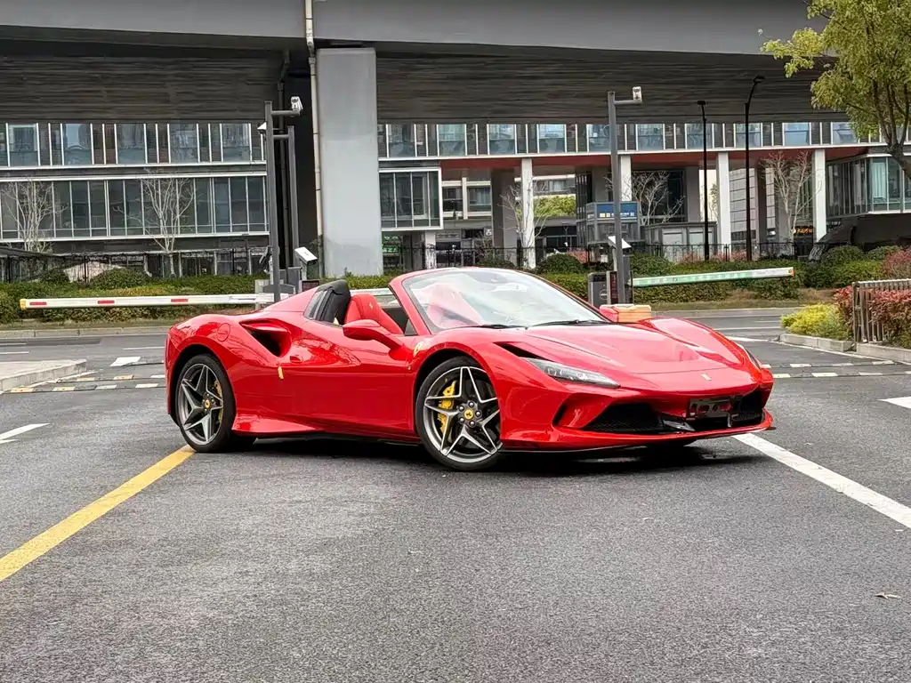 Ferrari F8 — миниатюра 3