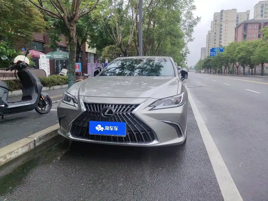 Lexus ES — миниатюра 2