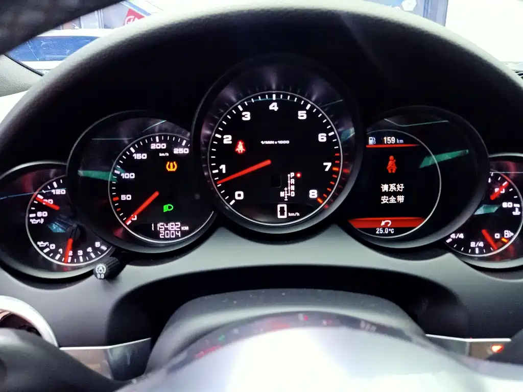 Porsche Cayenne — миниатюра 10