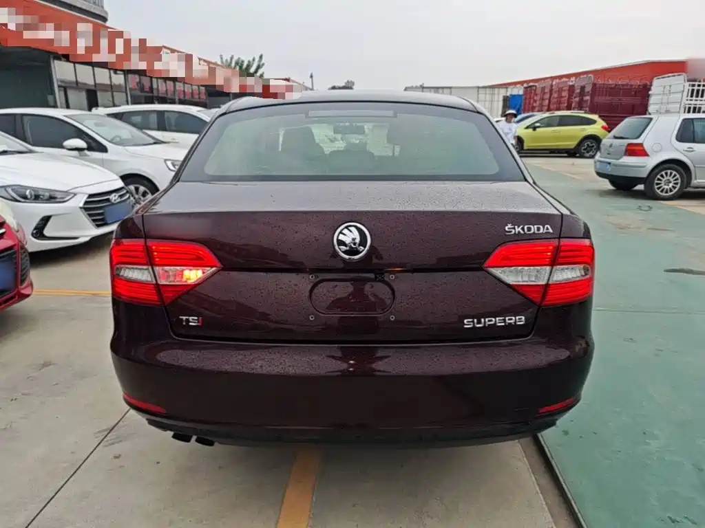 Skoda Superb — миниатюра 6