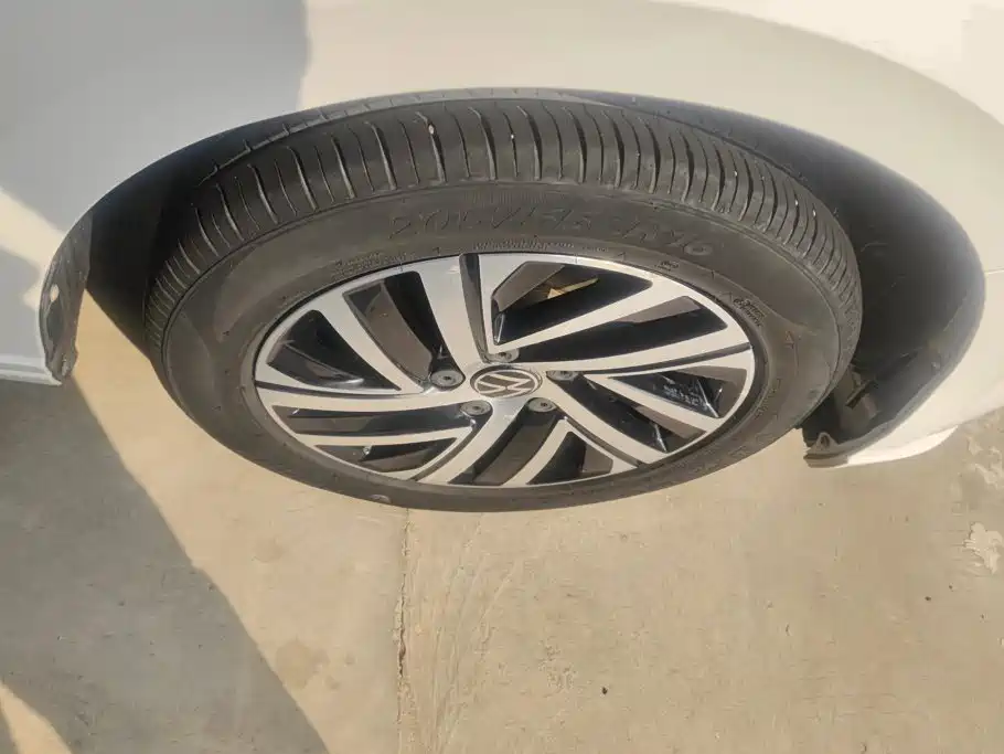 Volkswagen Lavida — миниатюра 6